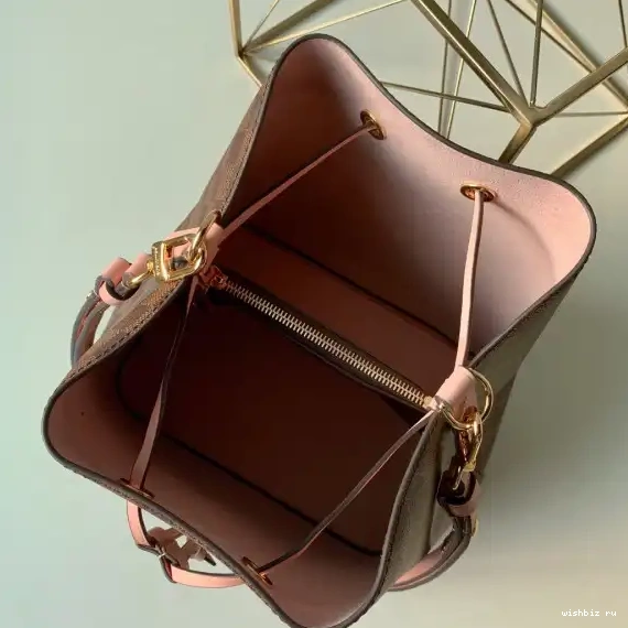 WIS VUITTON NÉONOÉ LOUIS 0511